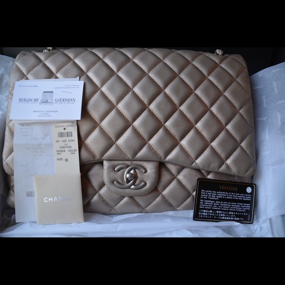CHANEL Maxi bronze double flap bag - Picture 2 of 8